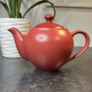 Noritake Colorwave Red Raspberry‎ Stoneware Teapot With Lid EUC